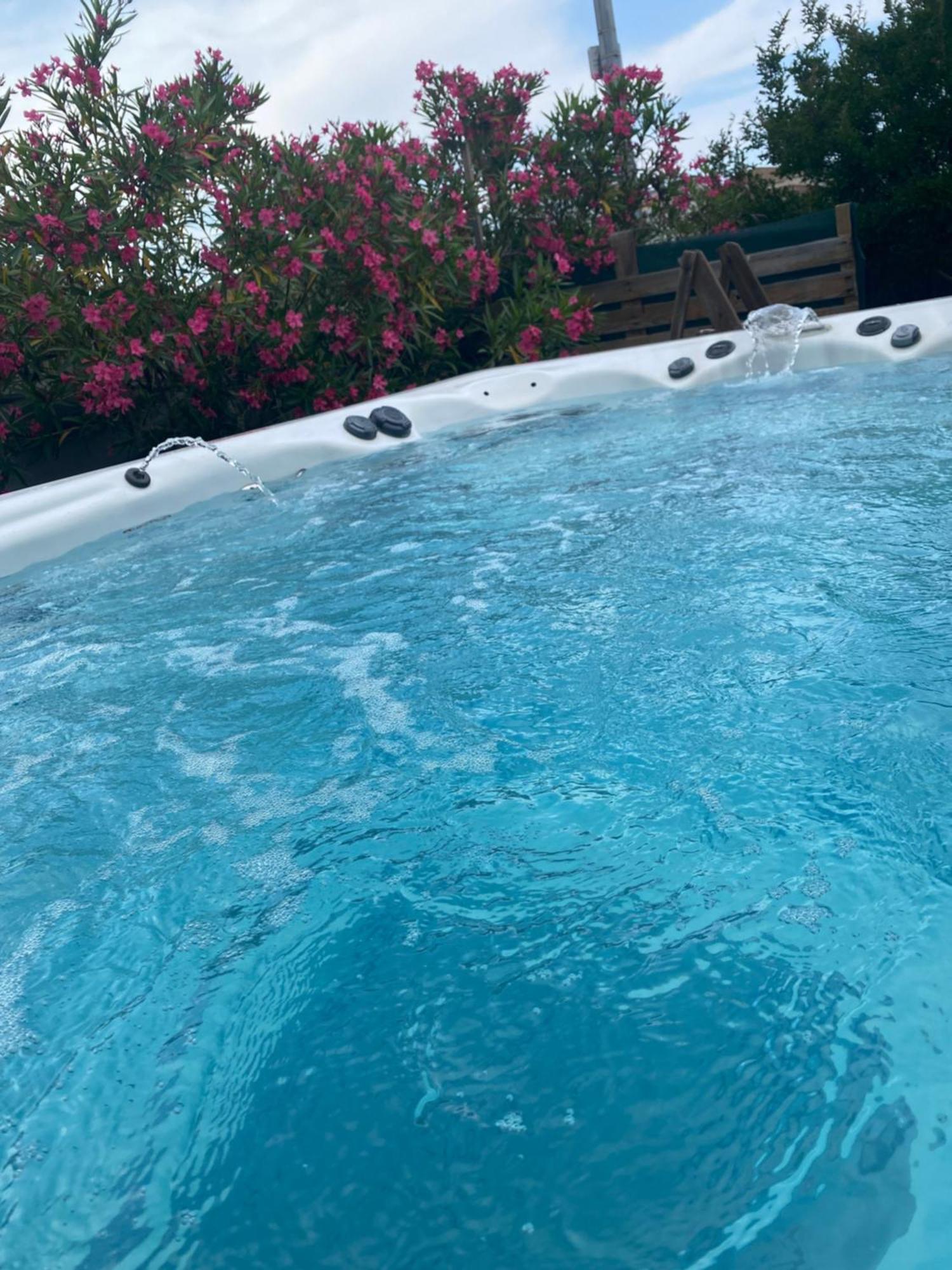 Nature Et Spa ปอง-แซ็ง-เอสปริ ภายนอก รูปภาพ